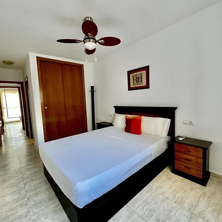 Spacious Near Plaza America 알리칸테