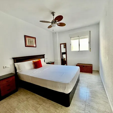 Spacious Near Plaza America *