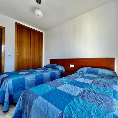 Spacious Near Plaza America 아파트 알리칸테